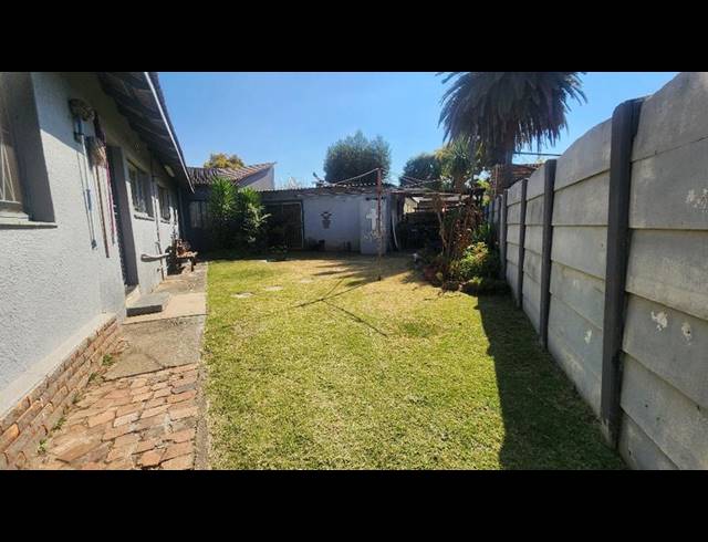 3 BEDROOM HOUSE FOR SALE IN VAN DYK PARK